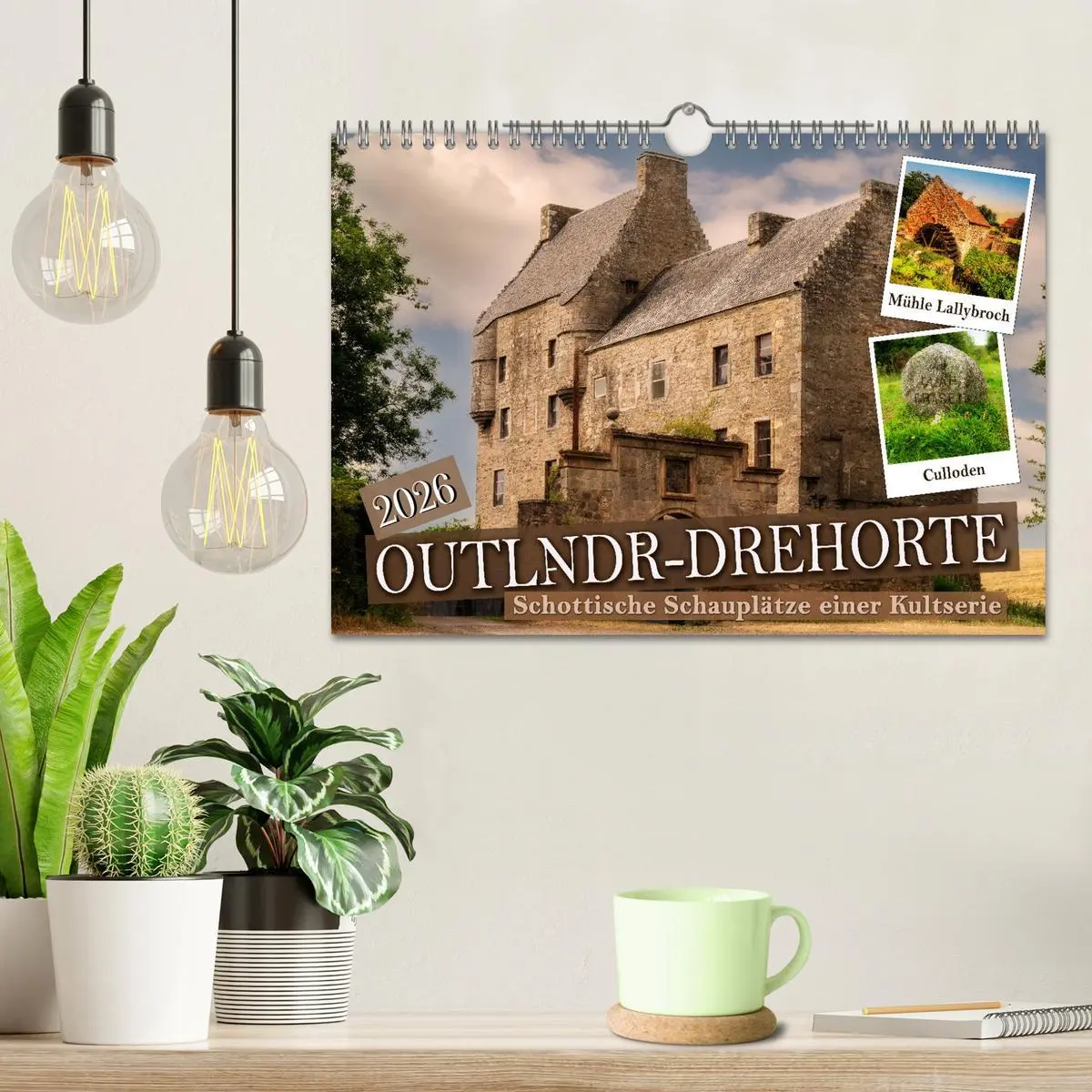 Bild: 9783457575109 | Outlndr-Drehorte (Wandkalender 2026 DIN A4 quer), CALVENDO...