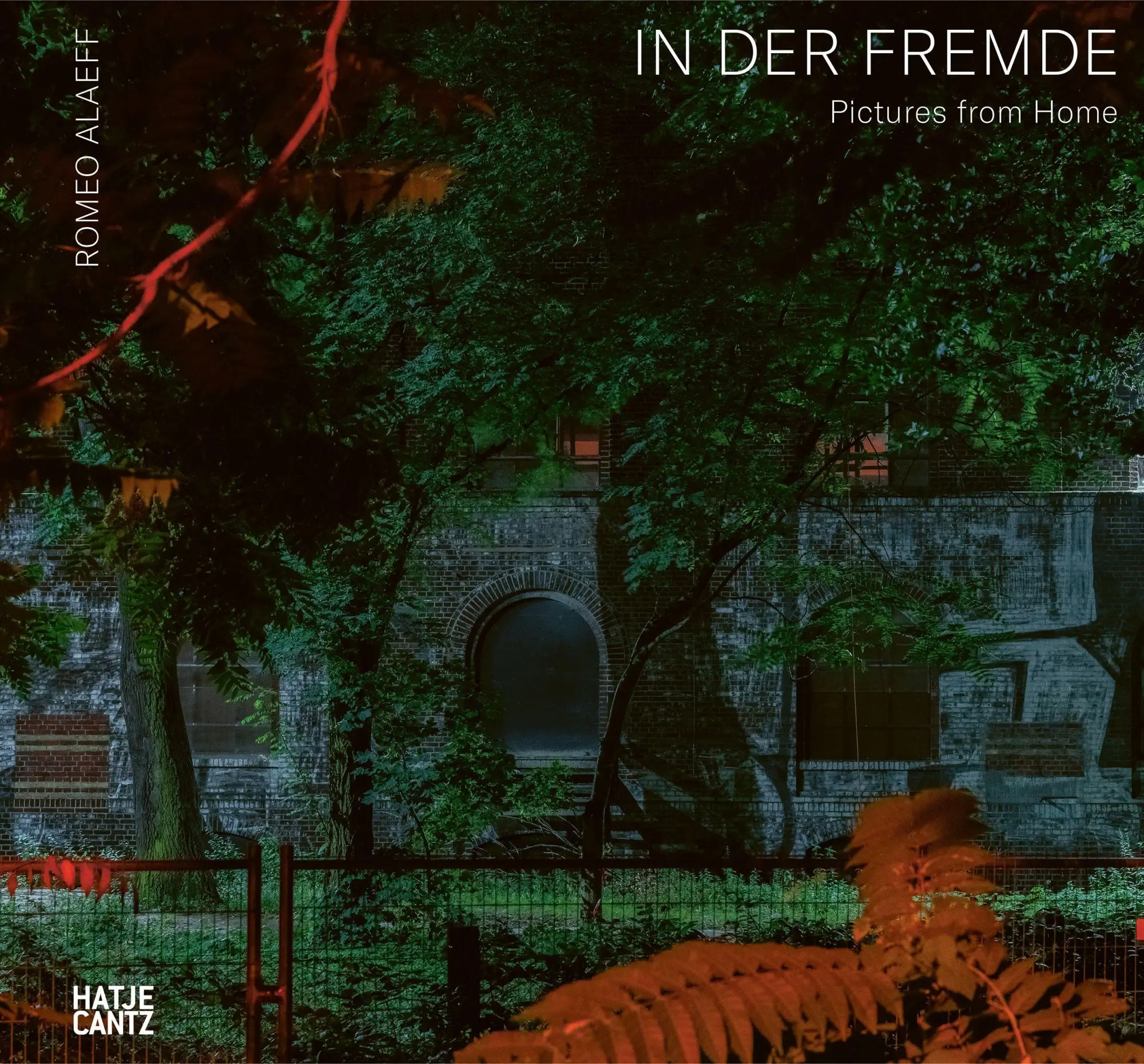 Cover: 9783775748209 | Romeo Alaeff | In der Fremde: Pictures from Home, Fotografie | Alaeff