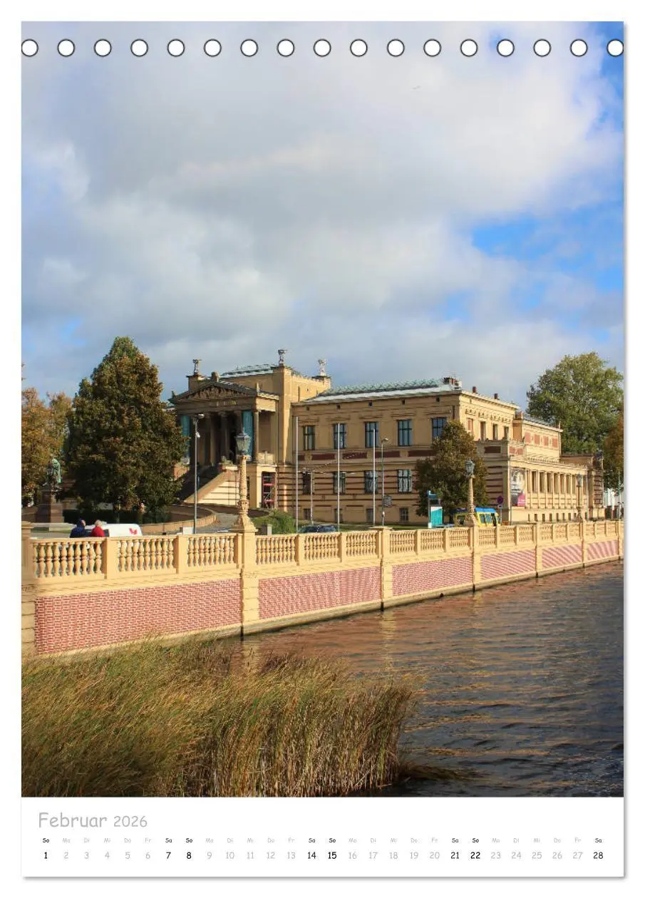 Bild: 9783516399509 | Ein Tag durch Schwerin (Tischkalender 2026 DIN A5 hoch), CALVENDO...
