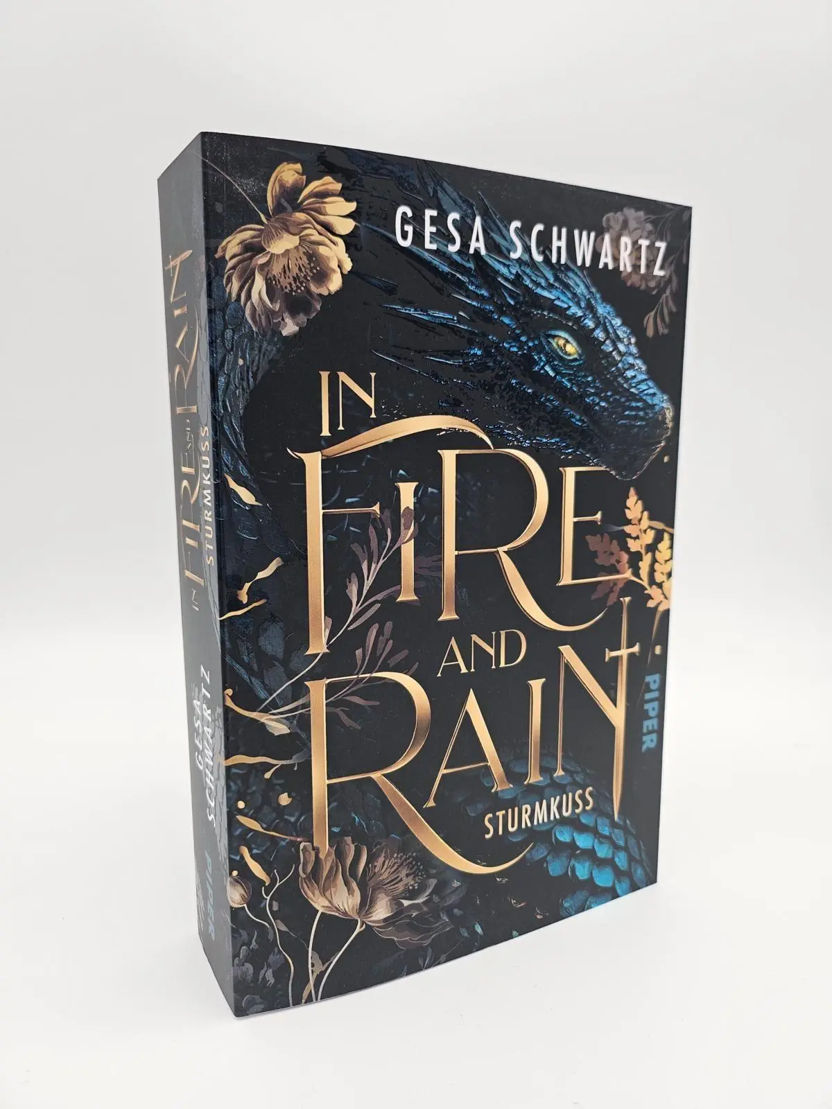 Bild: 9783492710510 | In Fire and Rain - Sturmkuss | Gesa Schwartz | Taschenbuch | 496 S.
