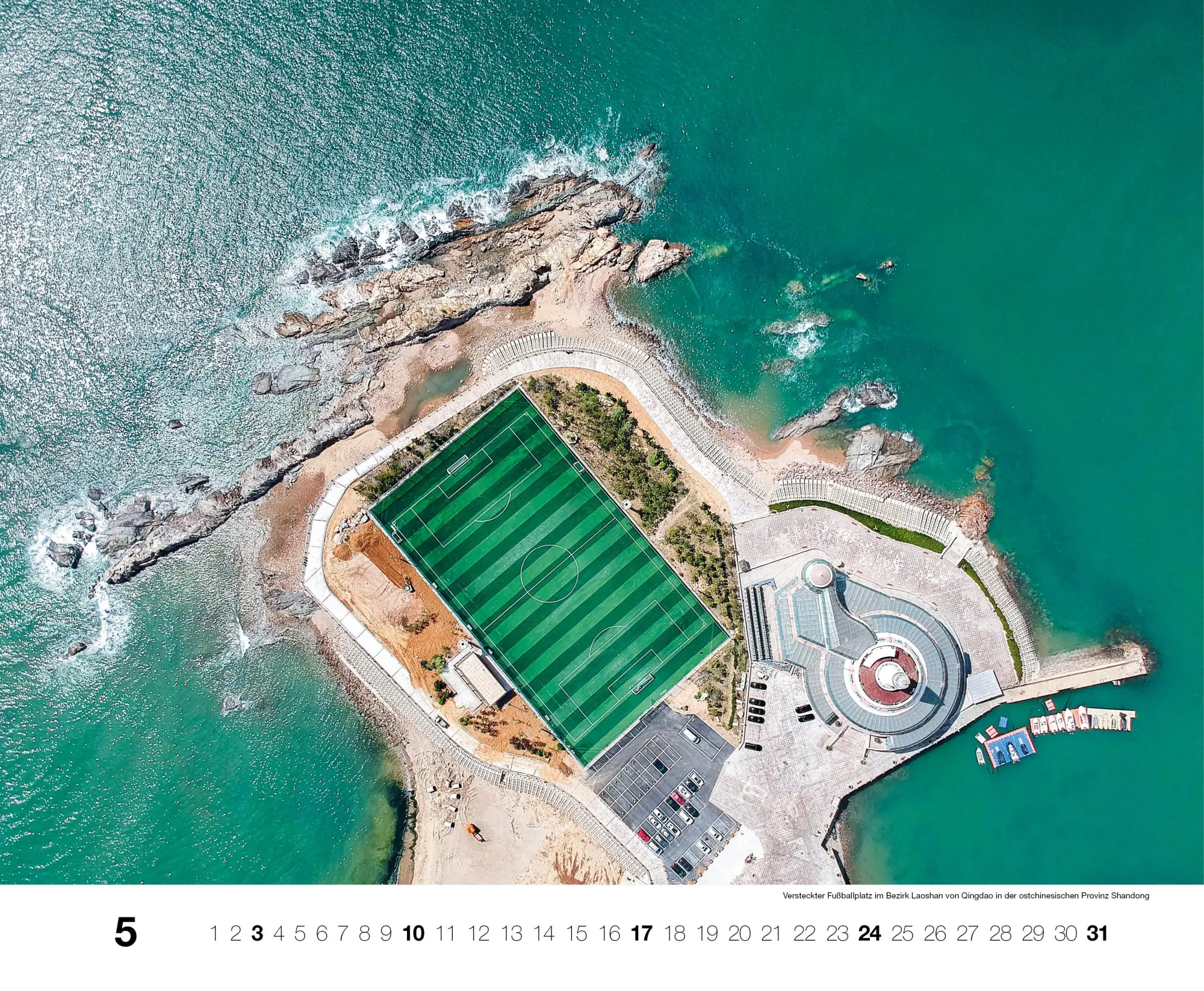 Bild: 9783667131010 | STADION 2026 | Die ungewöhnlichsten Fussballplätze der Welt | Kalender