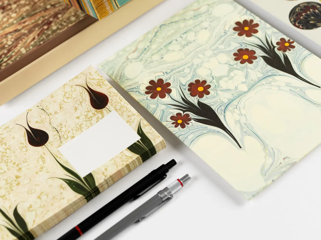 Bild: 9789460094910 | Marbled Paper Design | Pepin Van Roojen | GBKASS | Deutsch | 2021