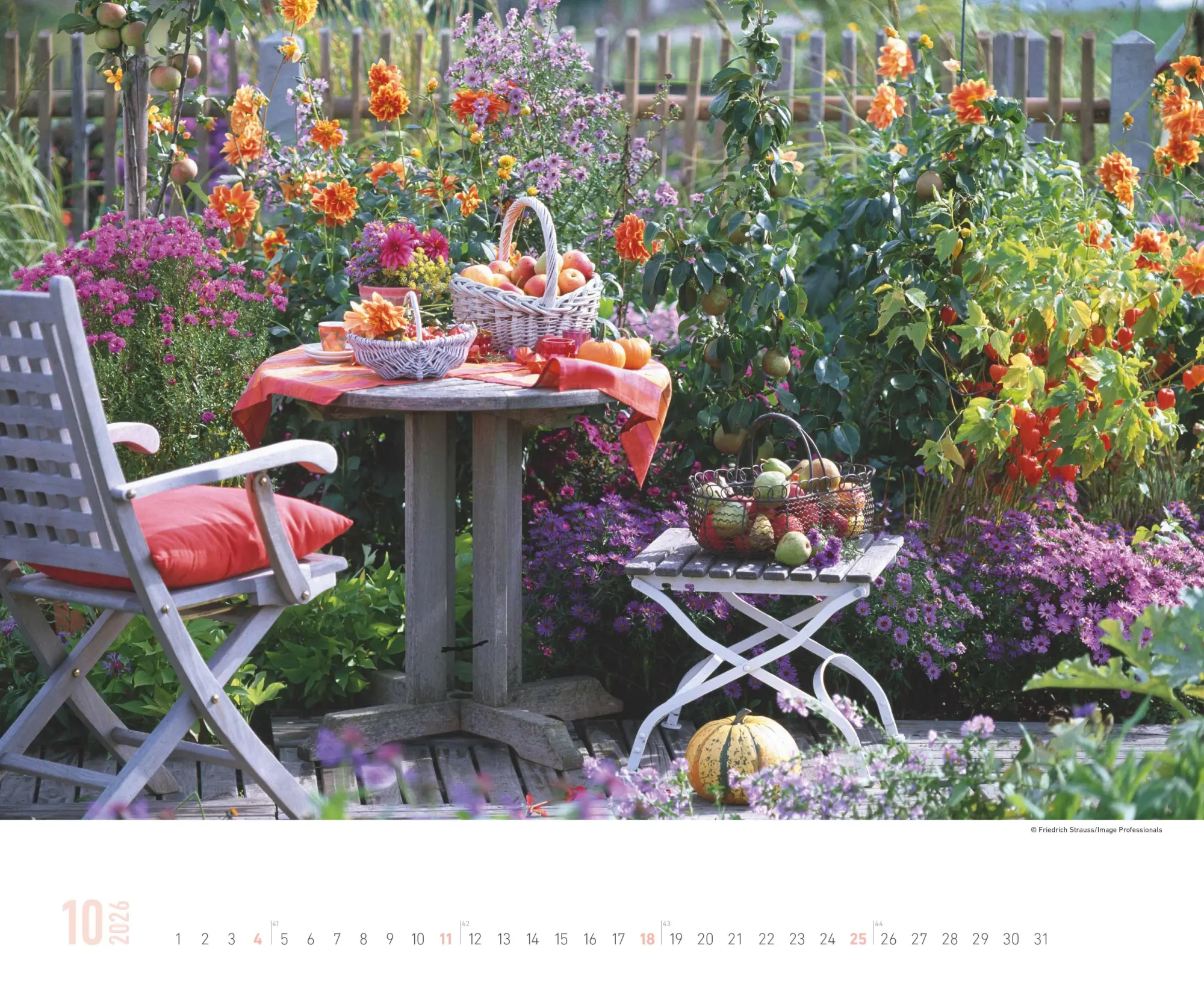 Bild: 4069095008410 | Gartenparadiese 2026 - Wandkalender 52 x 42,5 cm - Spiralbindung