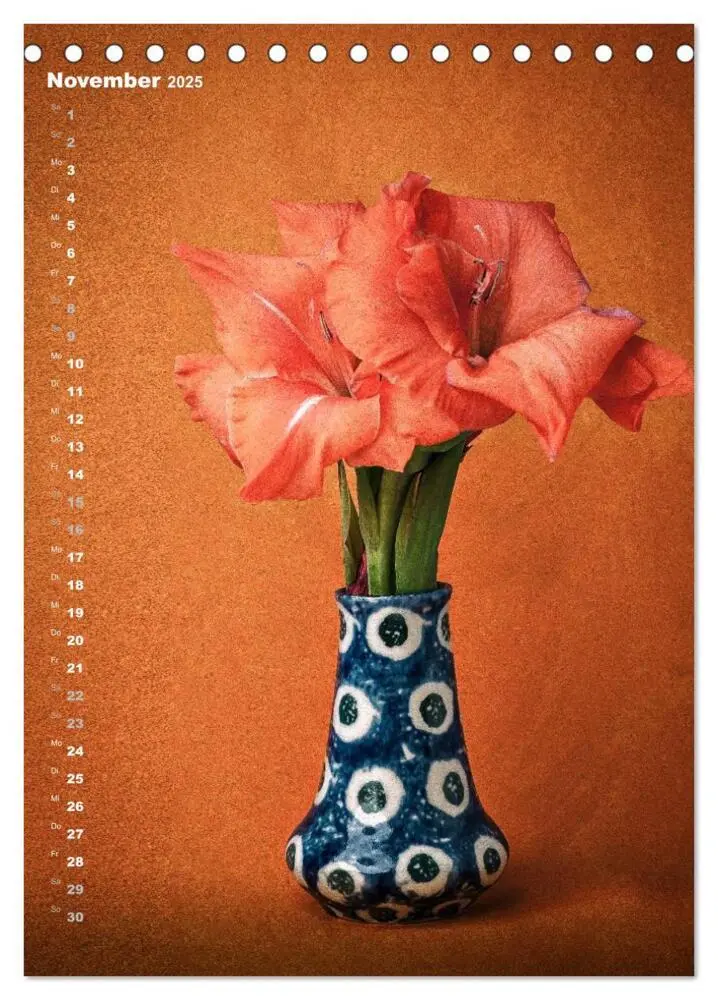 Bild: 9783457048610 | Blumenschmuck in Bunzlau Keramik (Tischkalender 2025 DIN A5 hoch),...