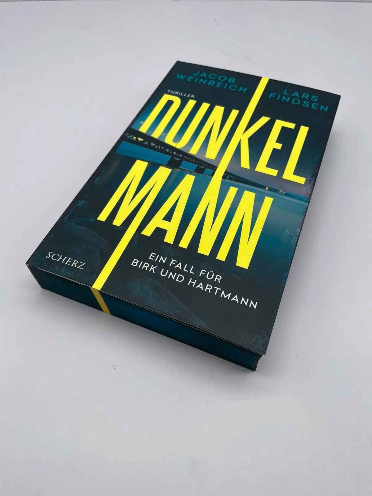 Bild: 9783651001411 | Dunkelmann | Lars Findsen (u. a.) | Taschenbuch | 480 S. | Deutsch