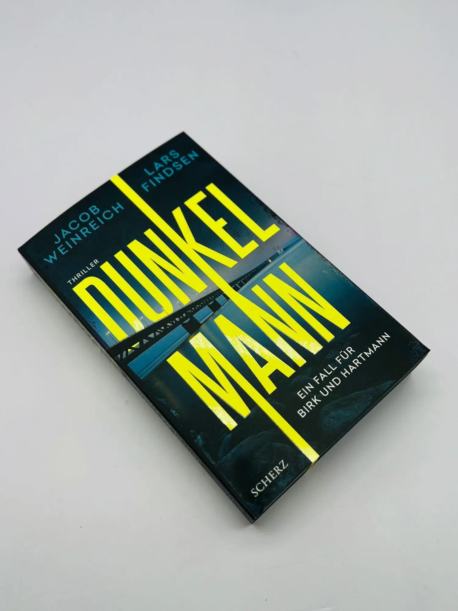 Bild: 9783651001411 | Dunkelmann | Lars Findsen (u. a.) | Taschenbuch | 480 S. | Deutsch