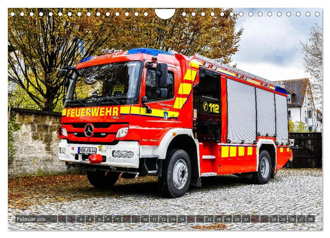 Bild: 9783383861611 | Feuerwehrfahrzeuge (Wandkalender 2025 DIN A4 quer), CALVENDO...