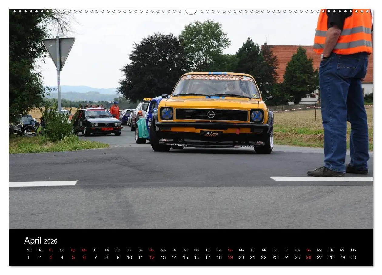 Bild: 9783516076011 | Bergrennen im Opel (hochwertiger Premium Wandkalender 2026 DIN A2...