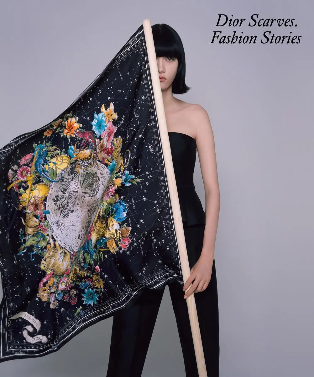 Cover: 9780500297711 | Dior Scarves. Fashion Stories | Maria Luisa Frisa | Taschenbuch | 2024