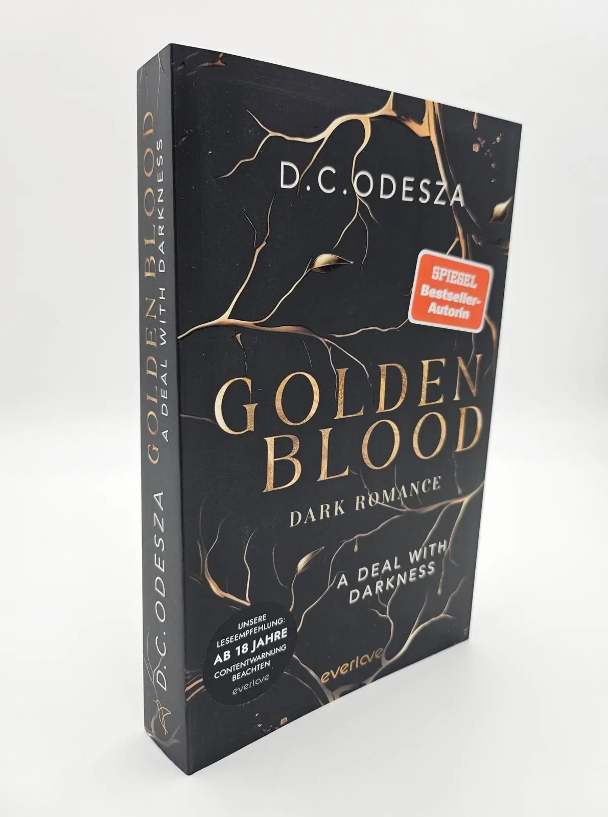 Bild: 9783492069311 | Golden Blood - A Deal with Darkness | D. C. Odesza | Taschenbuch