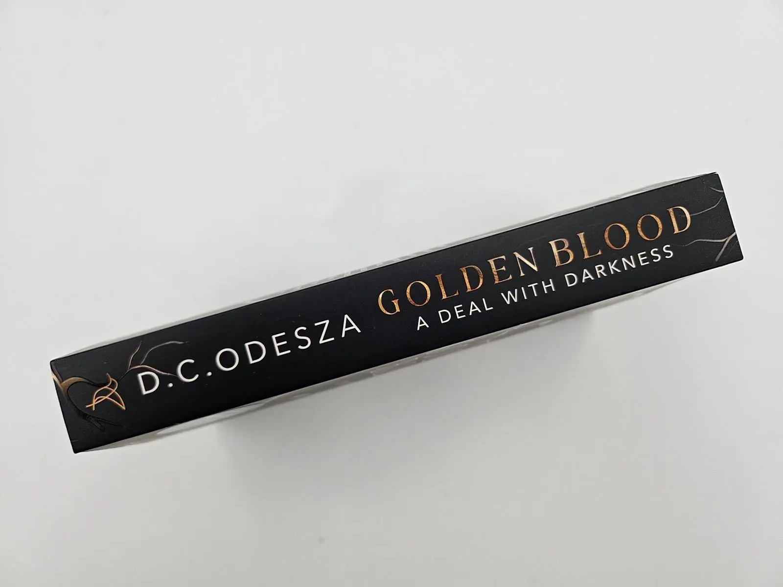 Bild: 9783492069311 | Golden Blood - A Deal with Darkness | D. C. Odesza | Taschenbuch