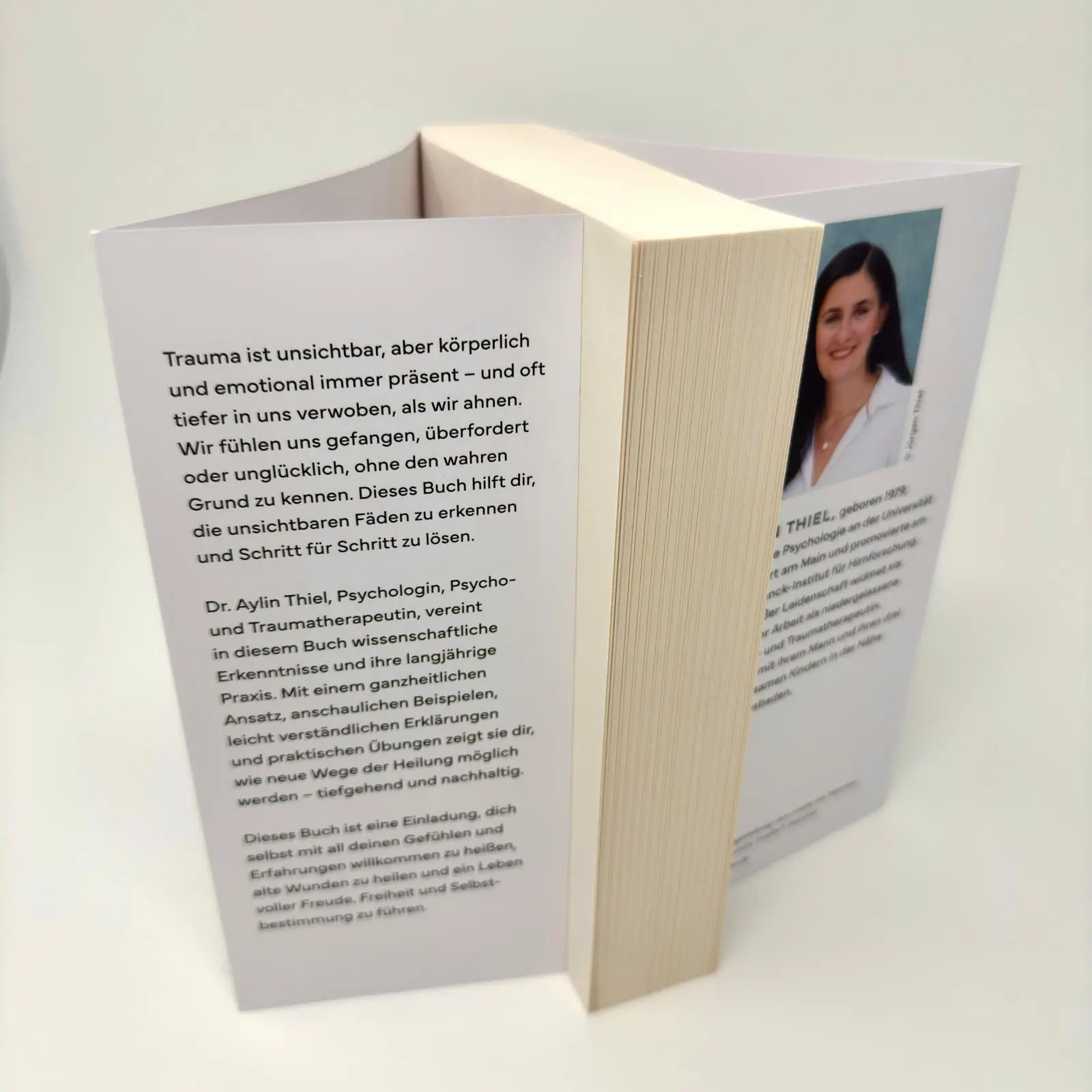 Bild: 9783793400912 | Trauma ENDLICH überwinden | Aylin Thiel | Taschenbuch | 464 S. | 2025