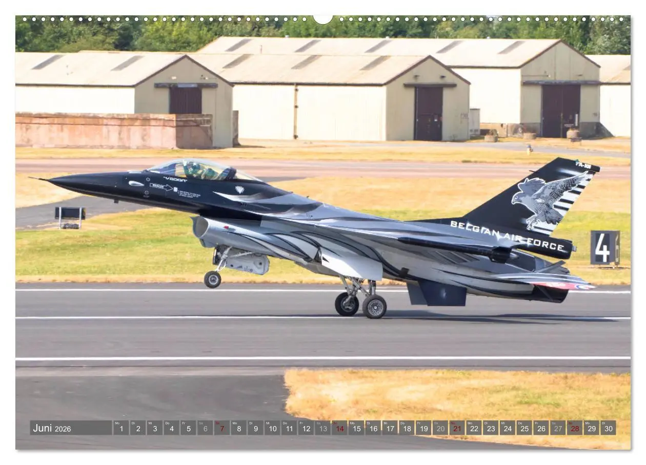 Bild: 9783457814512 | Militärjets am Boden (Wandkalender 2026 DIN A2 quer), CALVENDO...