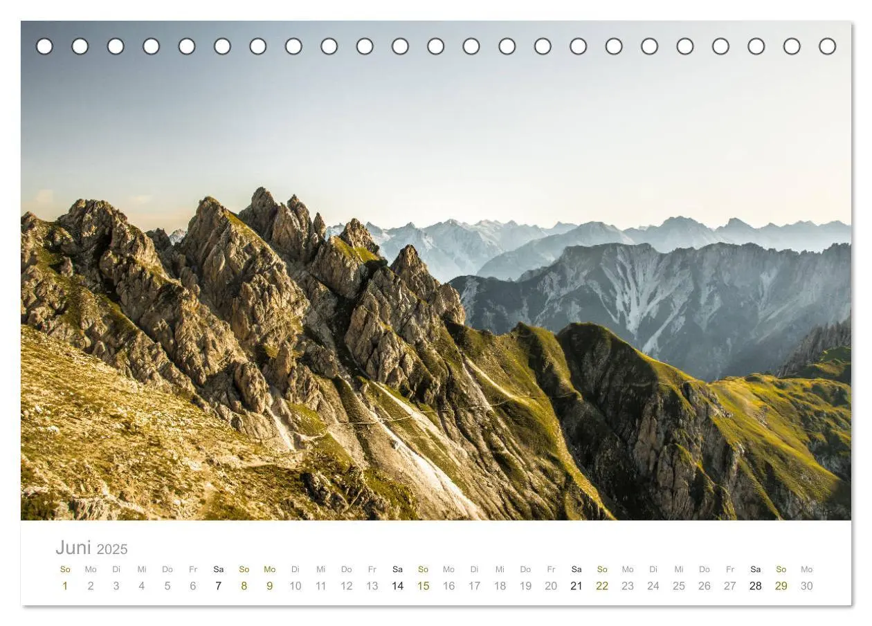 Bild: 9783435157112 | Berge - Die Schönheit der Alpen (Tischkalender 2025 DIN A5 quer),...