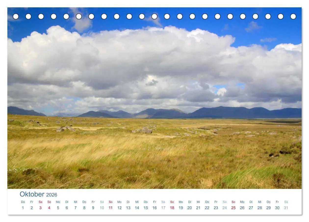Bild: 9783457938812 | Irland 2026. Impressionen zwischen grünen Hügeln und blauen Küsten...