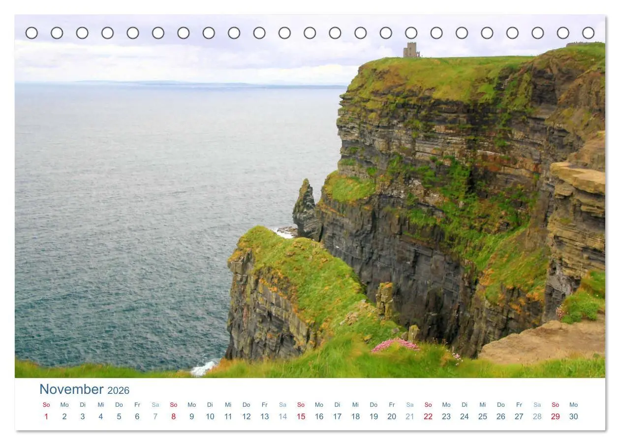 Bild: 9783457938812 | Irland 2026. Impressionen zwischen grünen Hügeln und blauen Küsten...