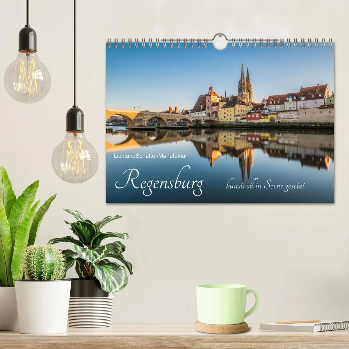 Bild: 9783457639412 | Regensburg kunstvoll in Szene gesetzt (Wandkalender 2026 DIN A4...