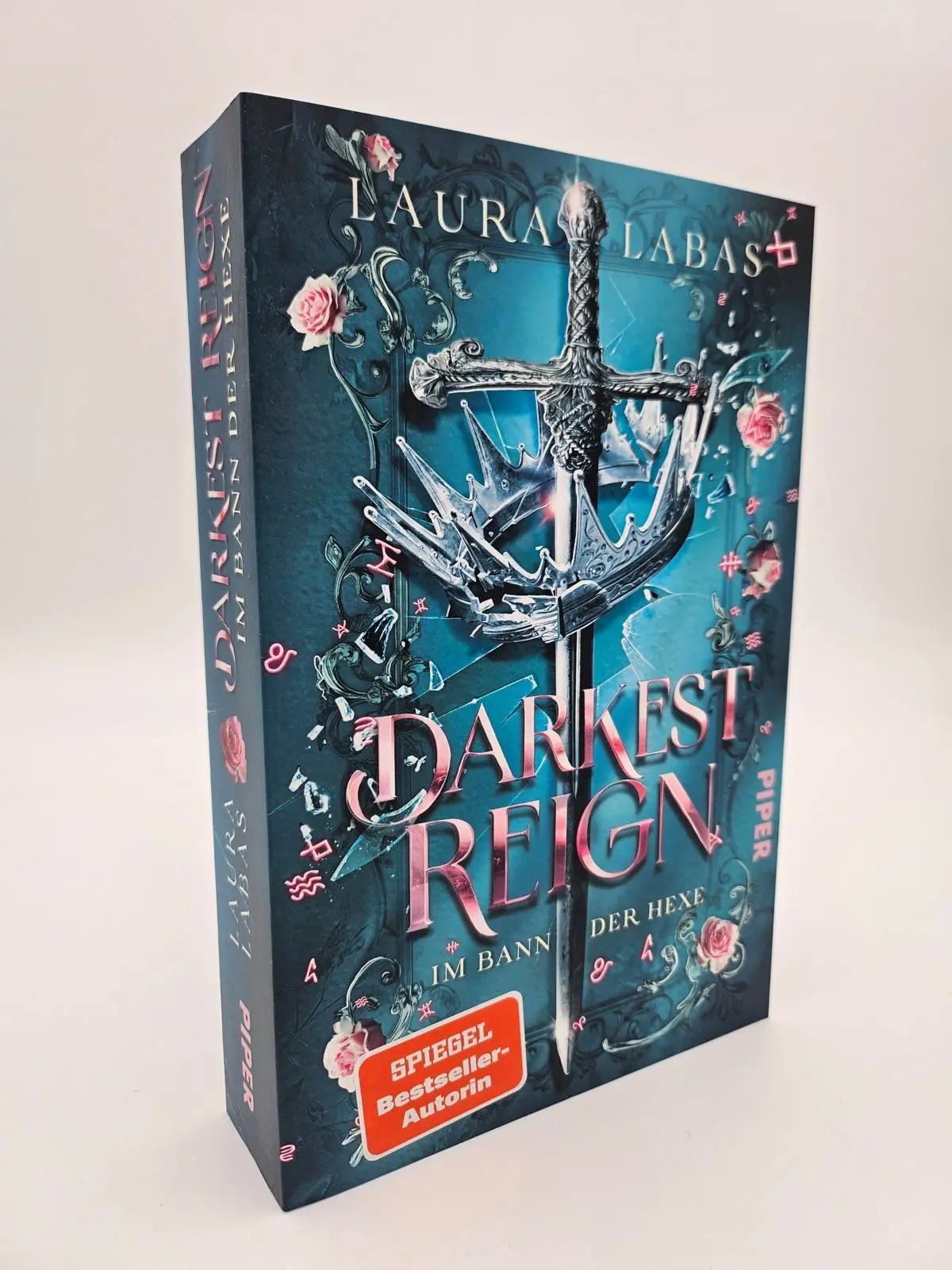 Bild: 9783492710213 | Darkest Reign - Im Bann der Hexe | Laura Labas | Taschenbuch | 448 S.
