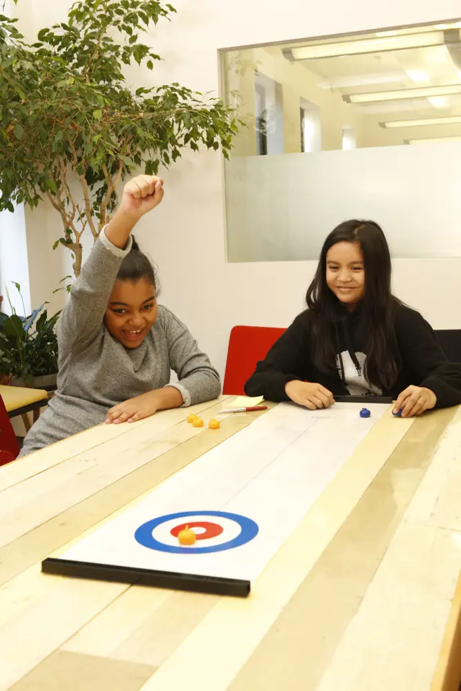 Bild: 612615090613 | Table Top Curling Game (Spiel) | Spiel | Color box | GG120 | Deutsch