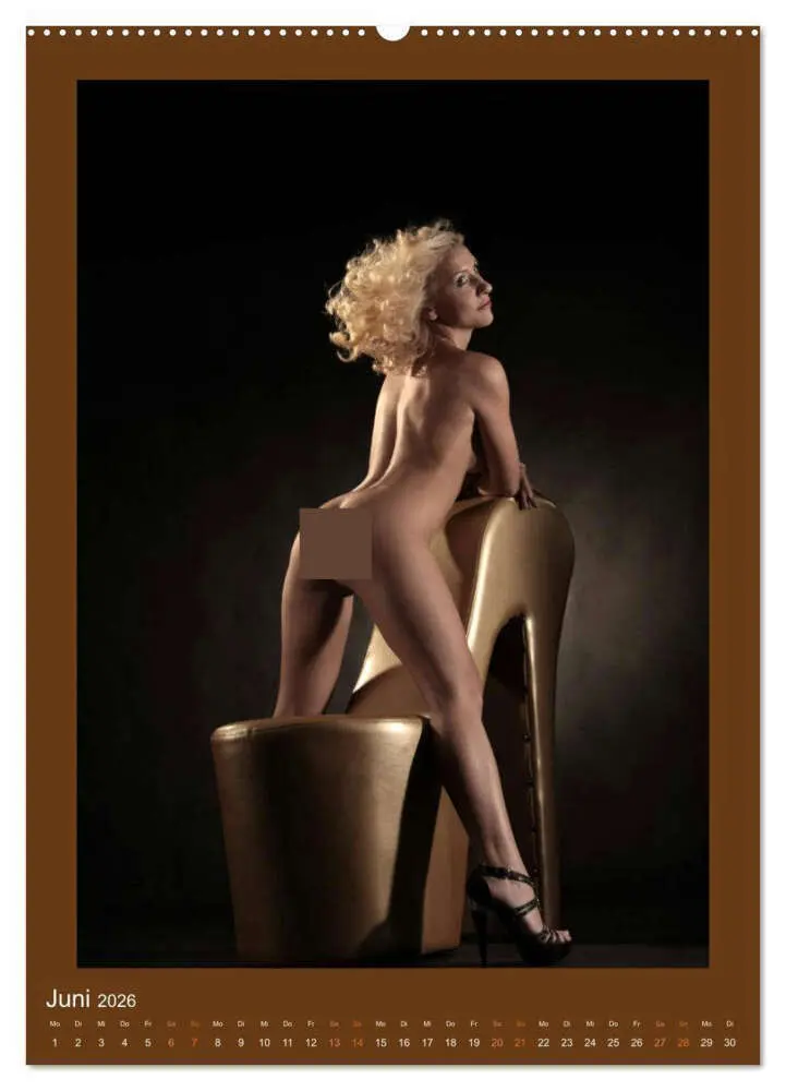 Bild: 9783516414813 | golden blond - Blondes Gift in Perfektion (Wandkalender 2026 DIN A2...