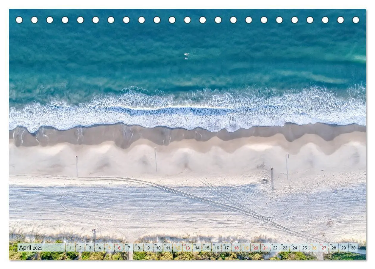 Bild: 9783435098613 | Strand im Blick der Drohne (Tischkalender 2025 DIN A5 quer),...