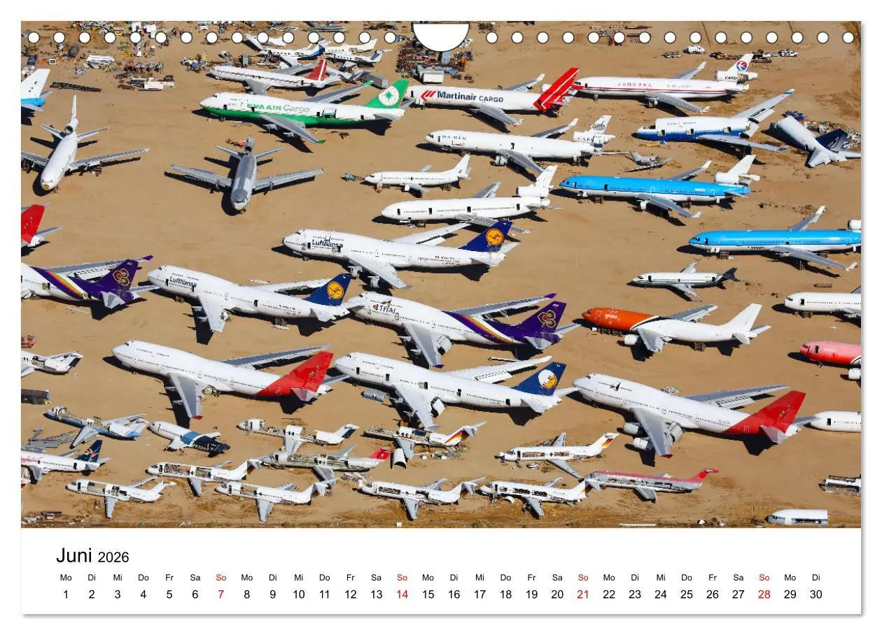 Bild: 9783457611814 | GROUNDED (Wandkalender 2026 DIN A4 quer), CALVENDO Monatskalender