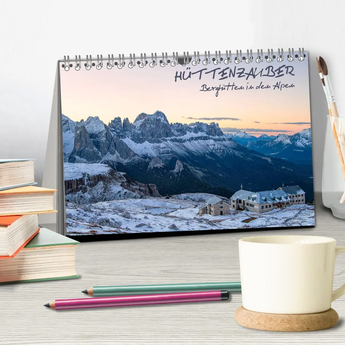 Bild: 9783457922514 | Hüttenzauber: Berghütten in den Alpen (Tischkalender 2026 DIN A5...