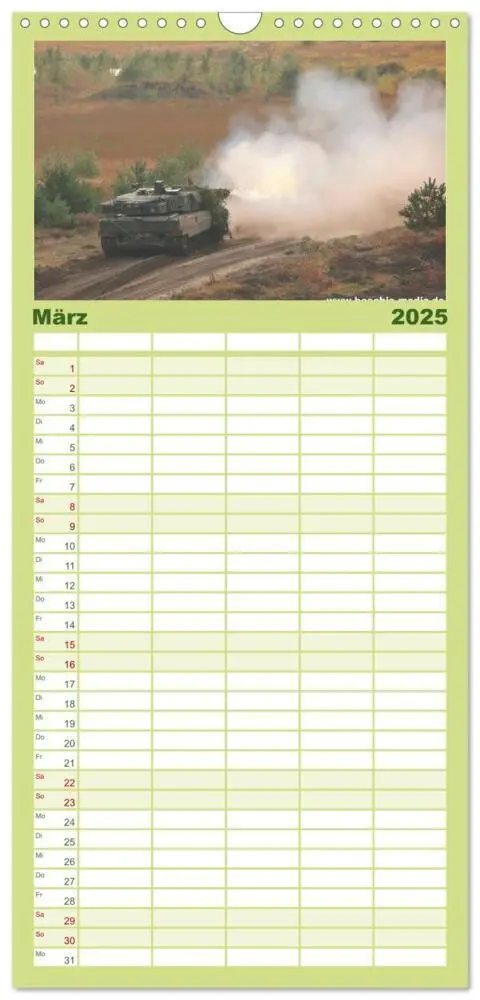 Bild: 9783457115114 | Familienplaner 2025 - Panzerstahl auf der Heide - Das Heer legt...