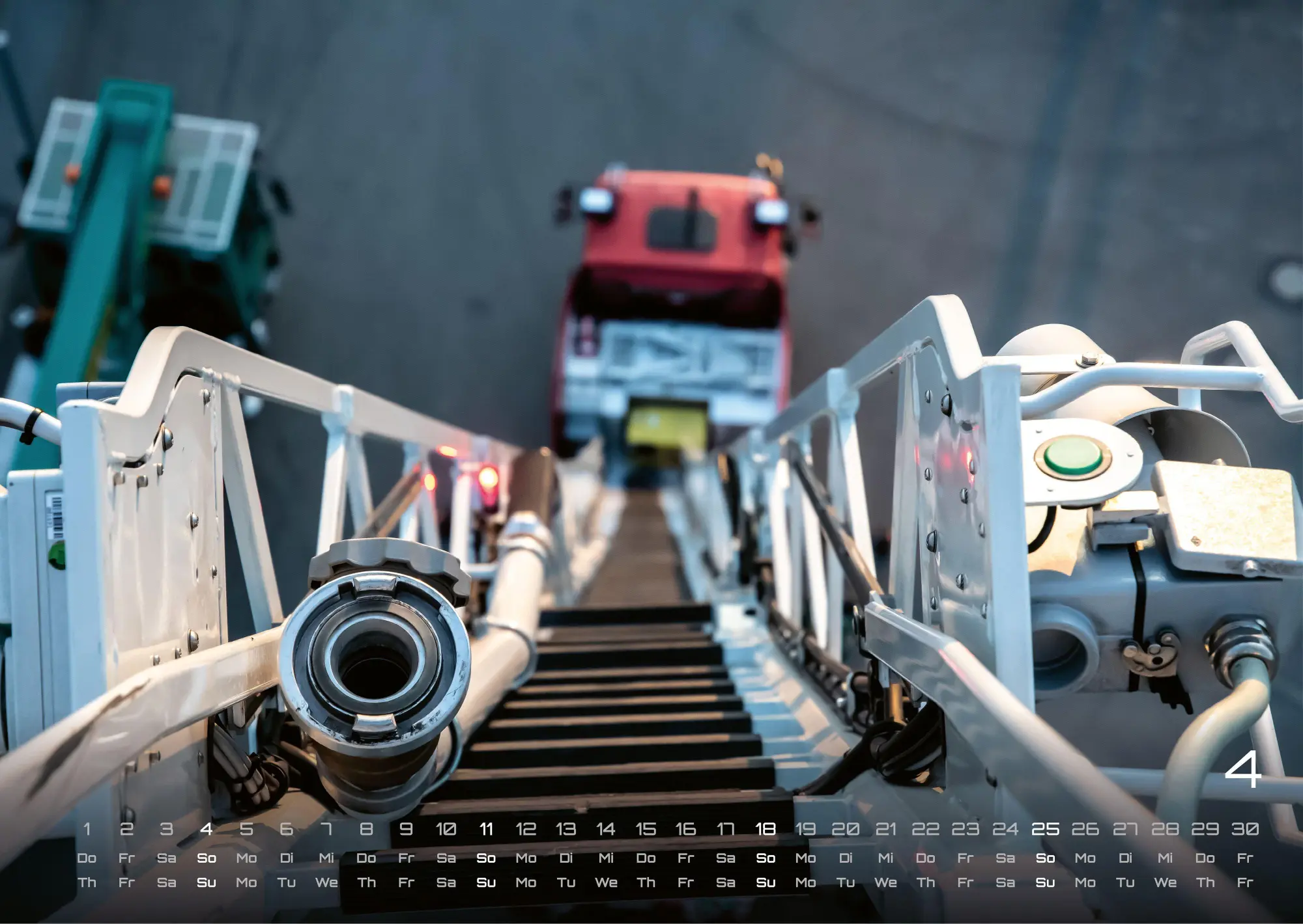 Bild: 9783986736514 | FIREFIGHTER - Retter in der Not - Feuerwehr - 2027 - Kalender DIN A3