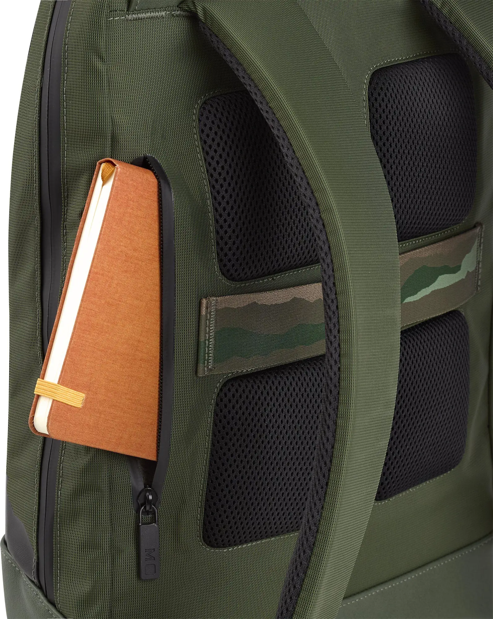 Bild: 8056711513515 | Moleskine Der Herr der Ringe Metro Backpack Slim, Moosgrün | Deutsch