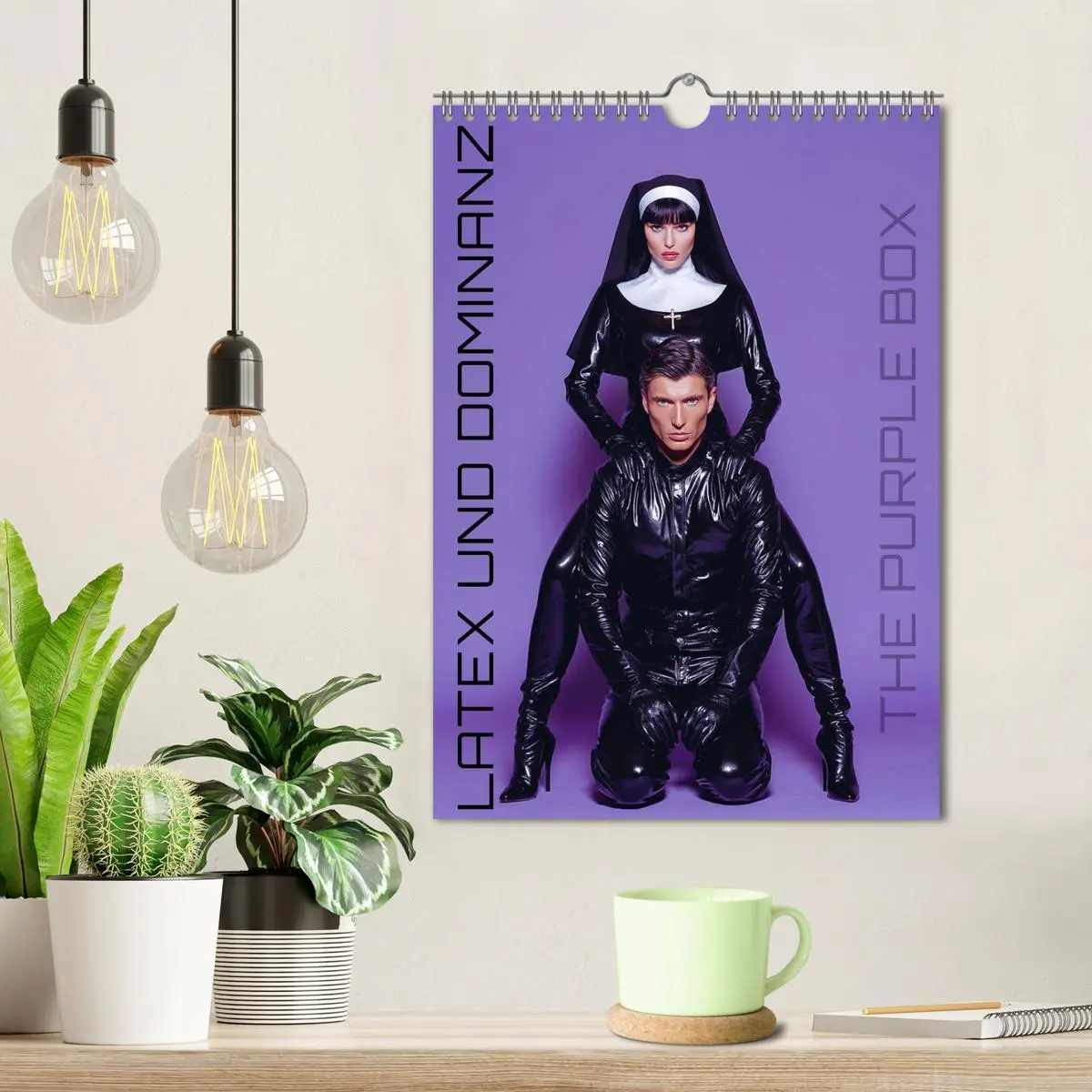 Bild: 9783516618815 | Latex und Dominanz - The Purple Box (Wandkalender 2026 DIN A4...