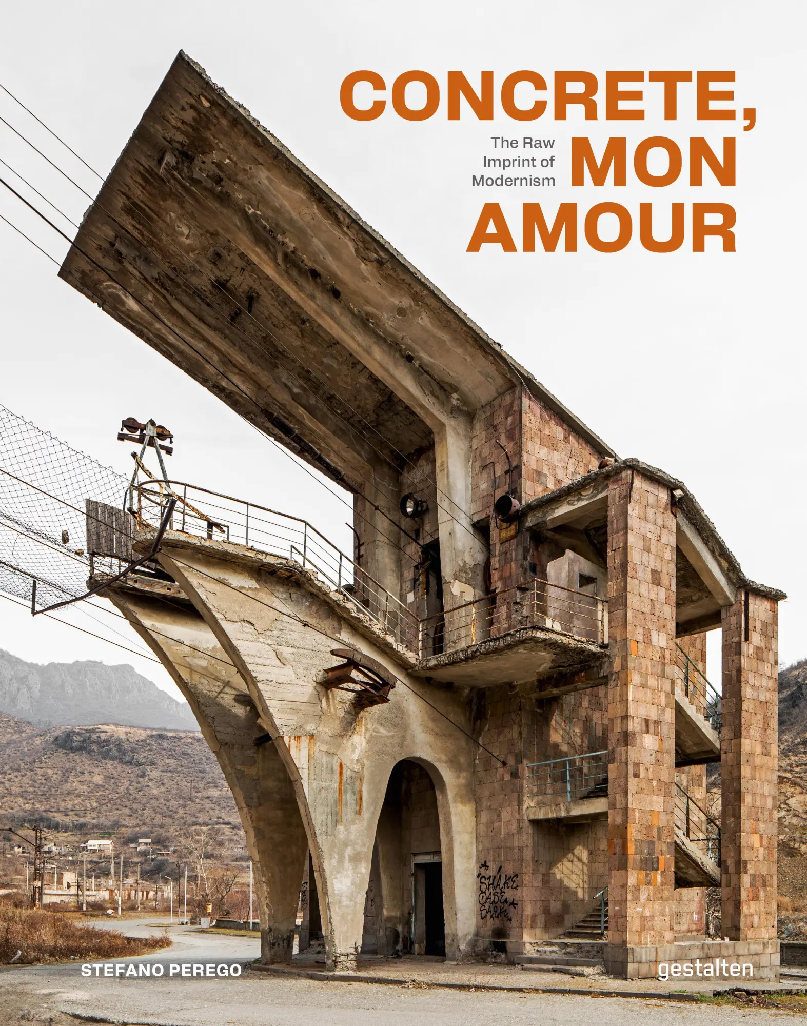 Cover: 9783967042016 | Concrete, mon amour | The Raw Imprint of Modernism | Perego (u. a.)