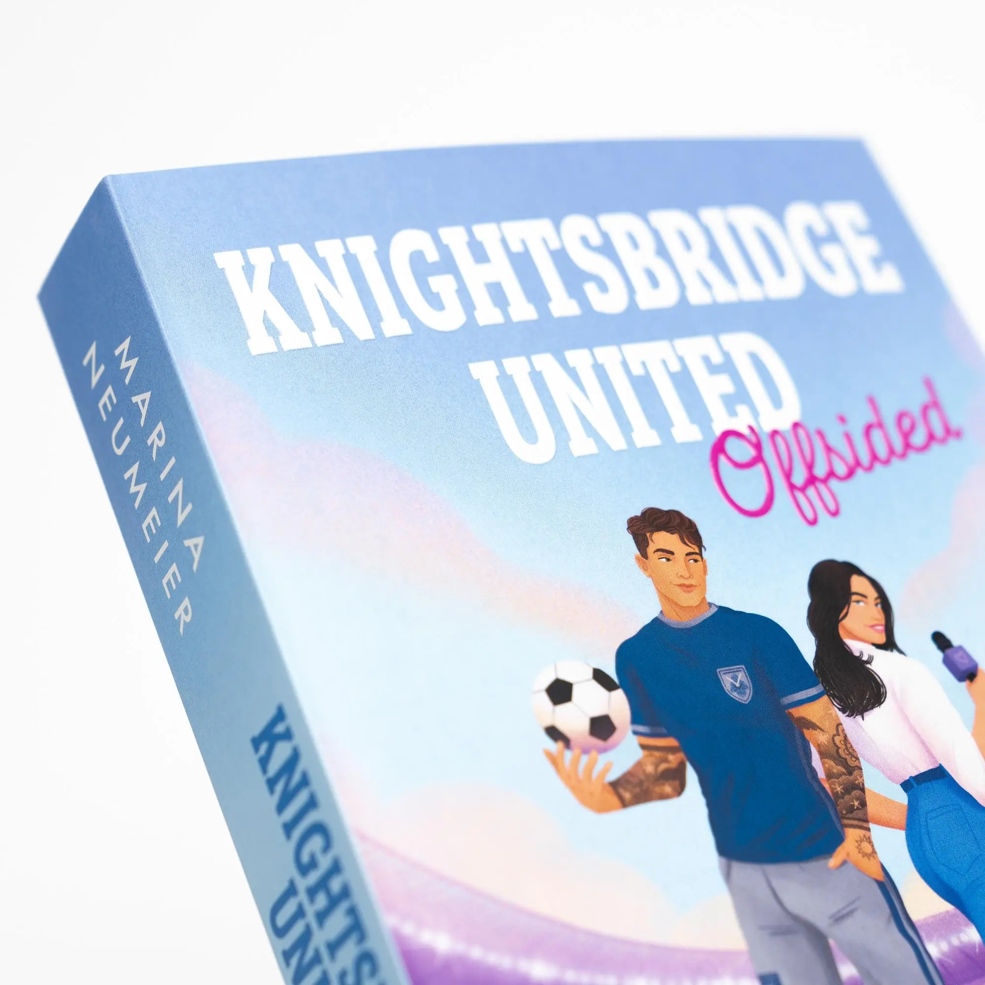 Bild: 9783745704716 | Knightsbridge United. Offsided | Marina Neumeier | Taschenbuch | 2025