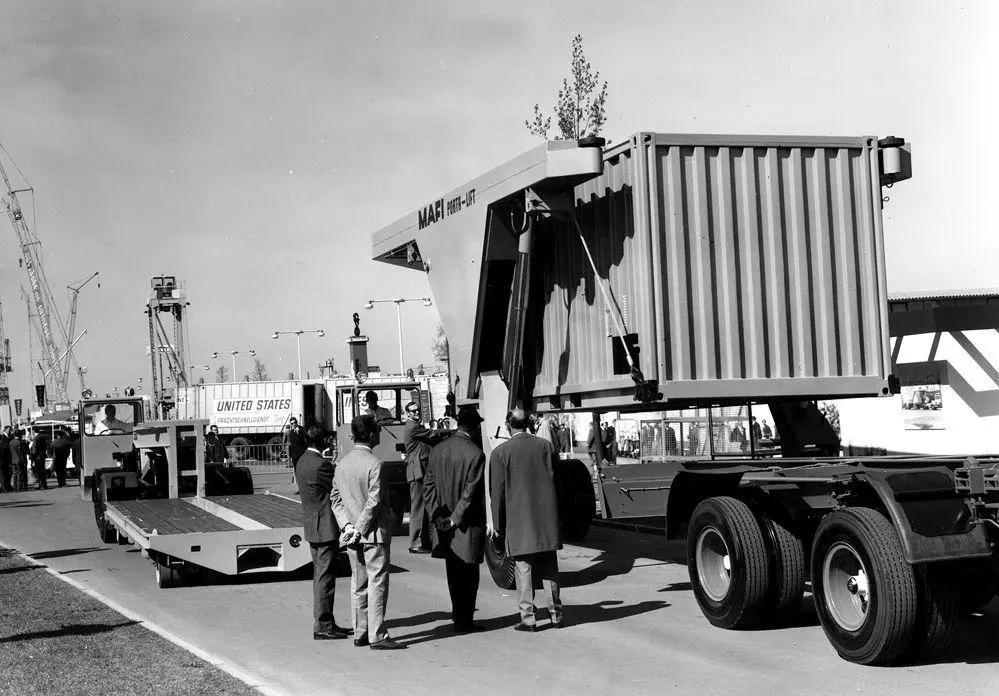 Bild: 9783861339816 | Geschichte der Seecontainer | und der Intermodal-Wechselbehälter