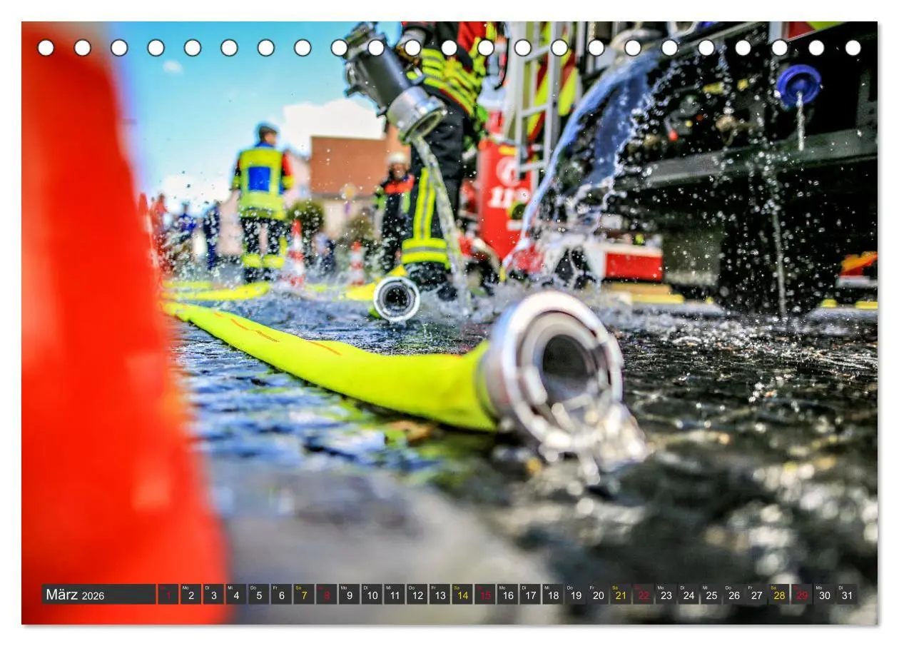 Bild: 9783457260517 | Im Bann der Rettung - Feuerwehr (Tischkalender 2026 DIN A5 quer),...