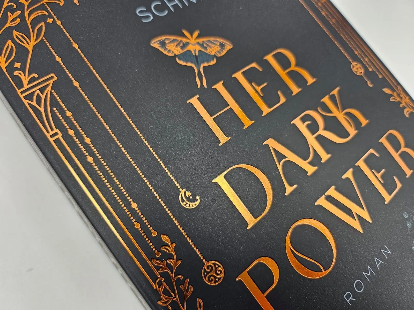 Bild: 9783492710817 | Her Dark Power | Carina Schnell | Taschenbuch | 416 S. | Deutsch