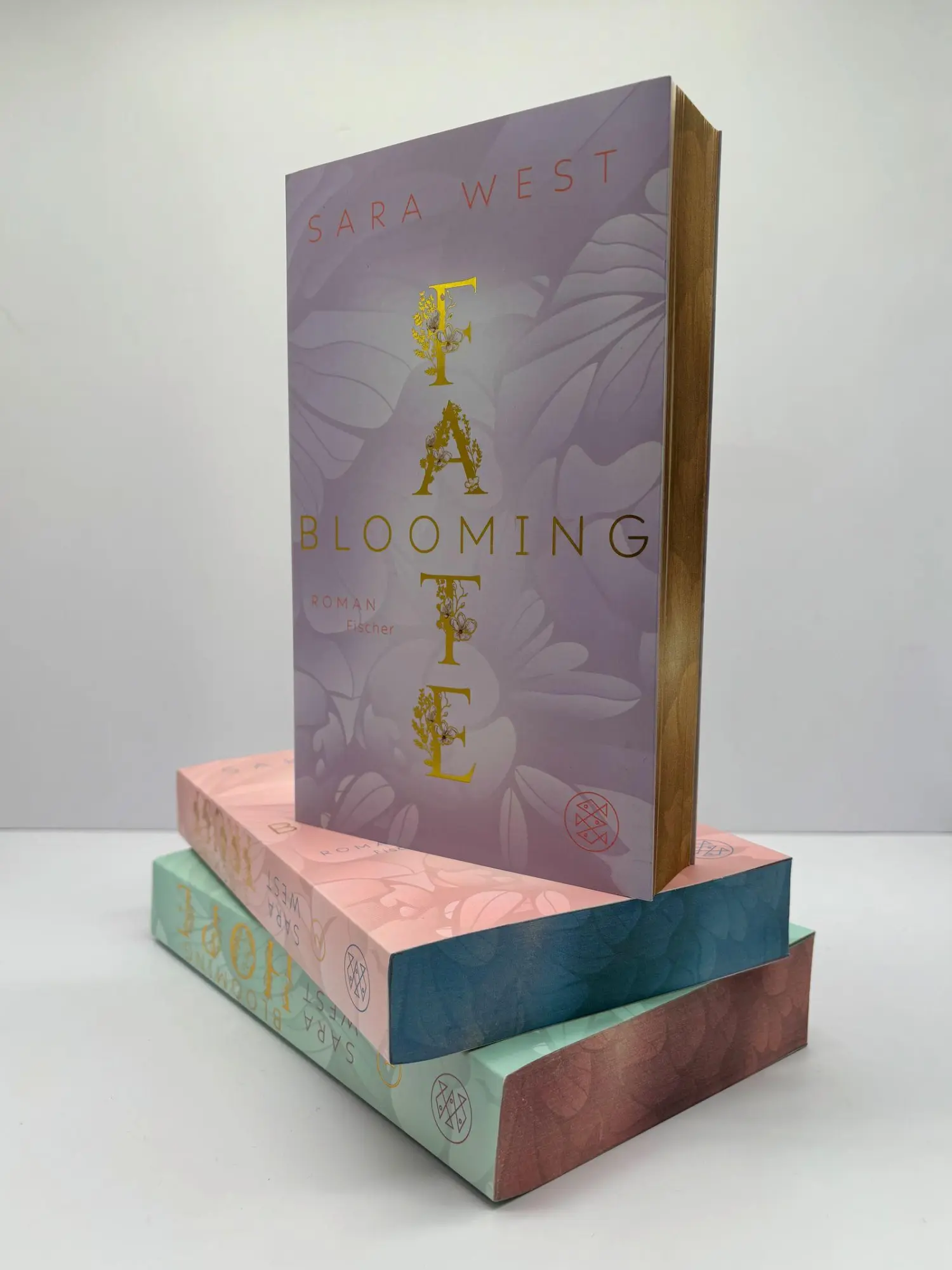 Bild: 9783596711017 | Blooming Fate | Sara West | Taschenbuch | 384 S. | Deutsch | 2026