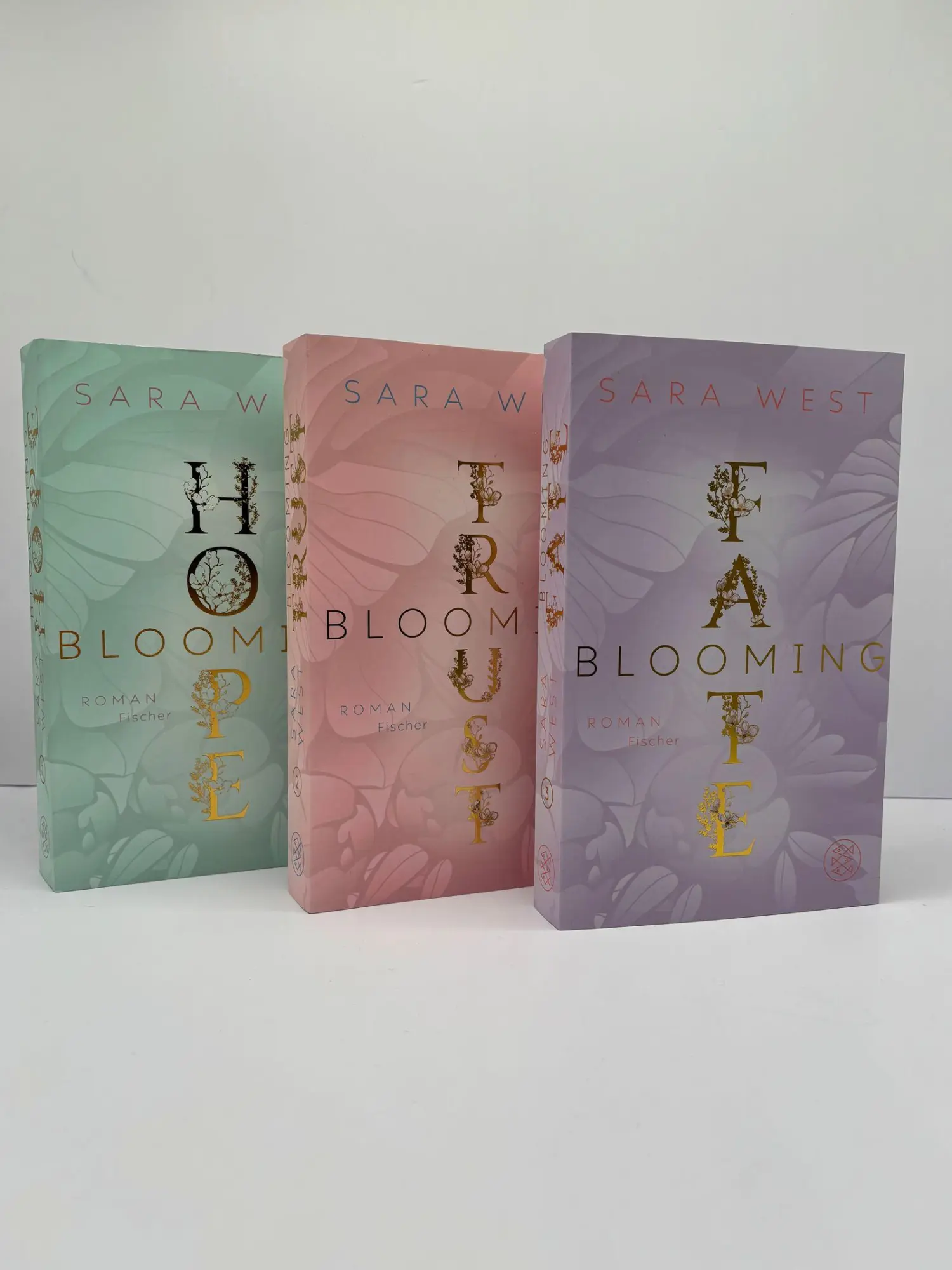 Bild: 9783596711017 | Blooming Fate | Sara West | Taschenbuch | 384 S. | Deutsch | 2026