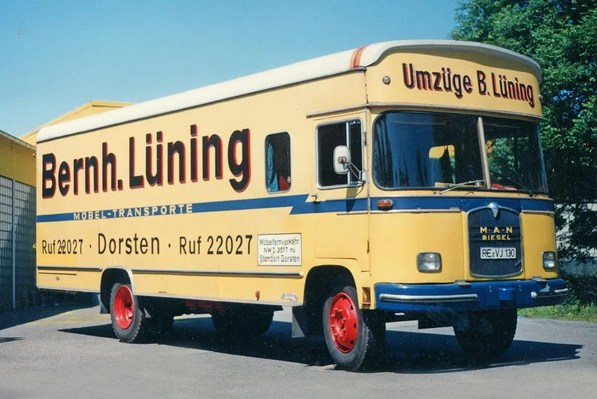 Bild: 9783751611817 | Jahrbuch Lastwagen 2026 | Bernd Regenberg | Taschenbuch | 144 S.