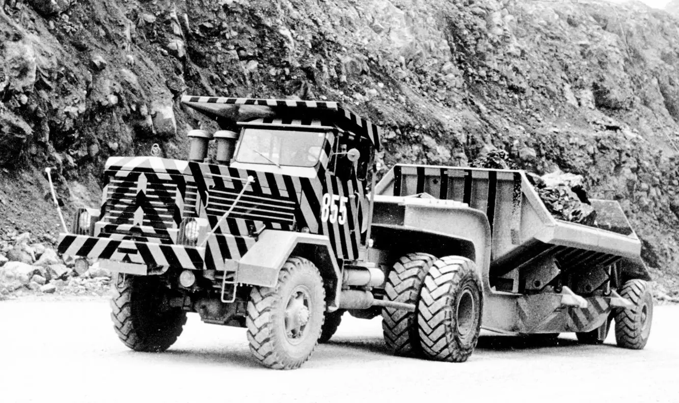 Bild: 9783751611817 | Jahrbuch Lastwagen 2026 | Bernd Regenberg | Taschenbuch | 144 S.