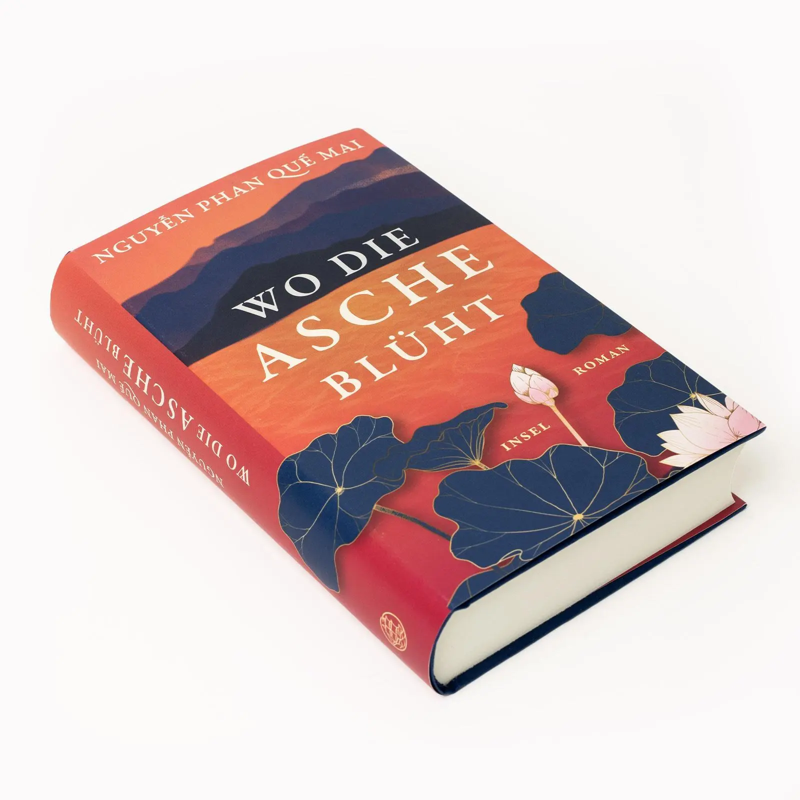 Bild: 9783458644217 | Wo die Asche blüht | Nguyen Phan Que Mai | Buch | 443 S. | Deutsch