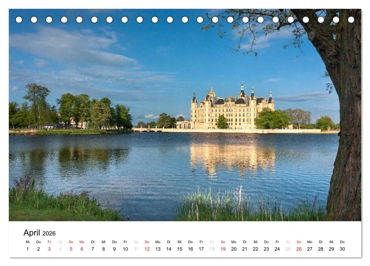 Bild: 9783516116717 | Schweriner Märchenschloss (Tischkalender 2026 DIN A5 quer),...