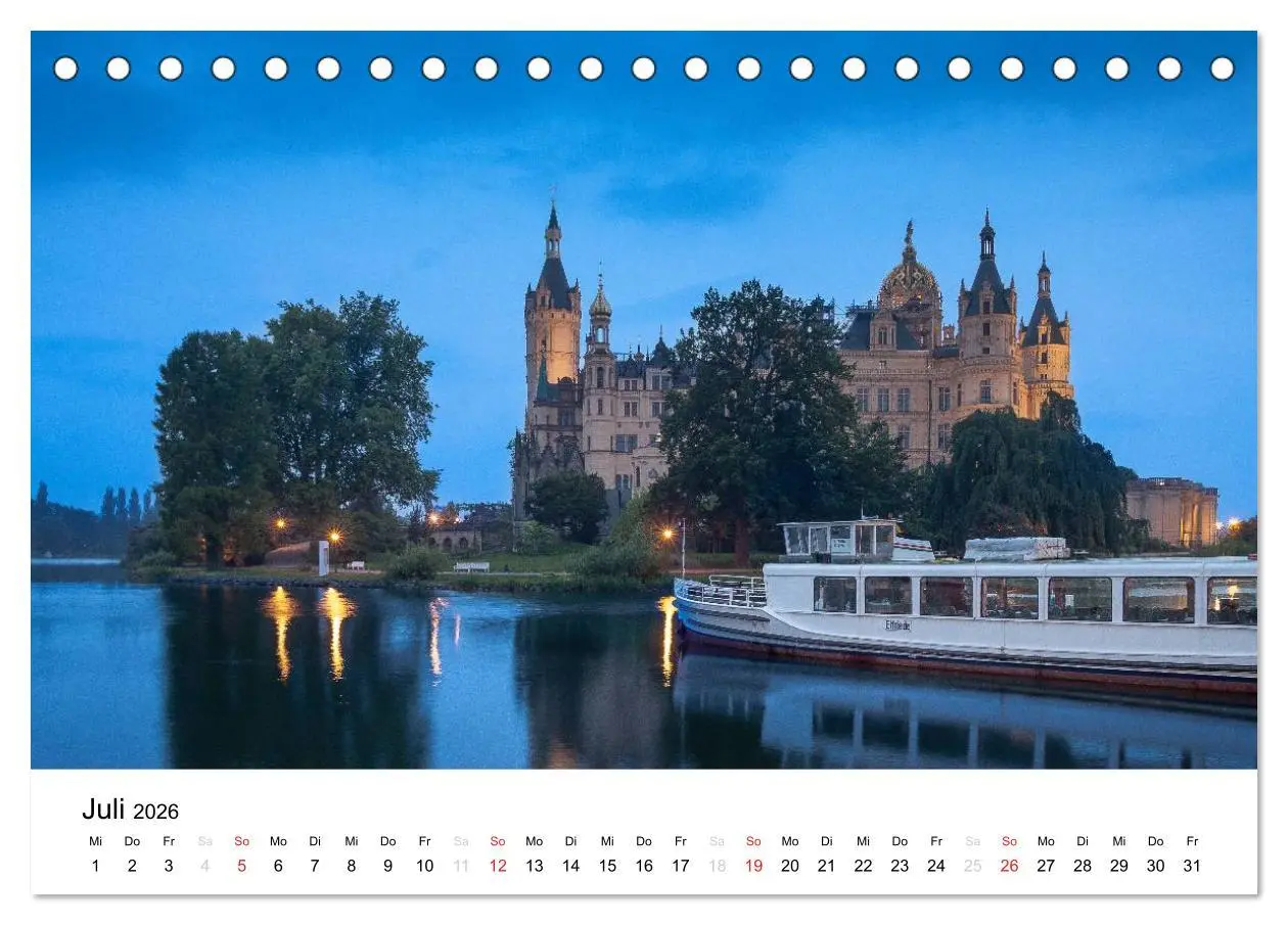 Bild: 9783516116717 | Schweriner Märchenschloss (Tischkalender 2026 DIN A5 quer),...