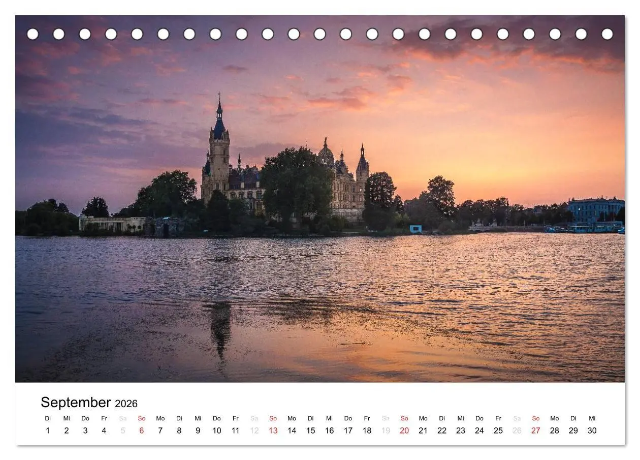 Bild: 9783516116717 | Schweriner Märchenschloss (Tischkalender 2026 DIN A5 quer),...