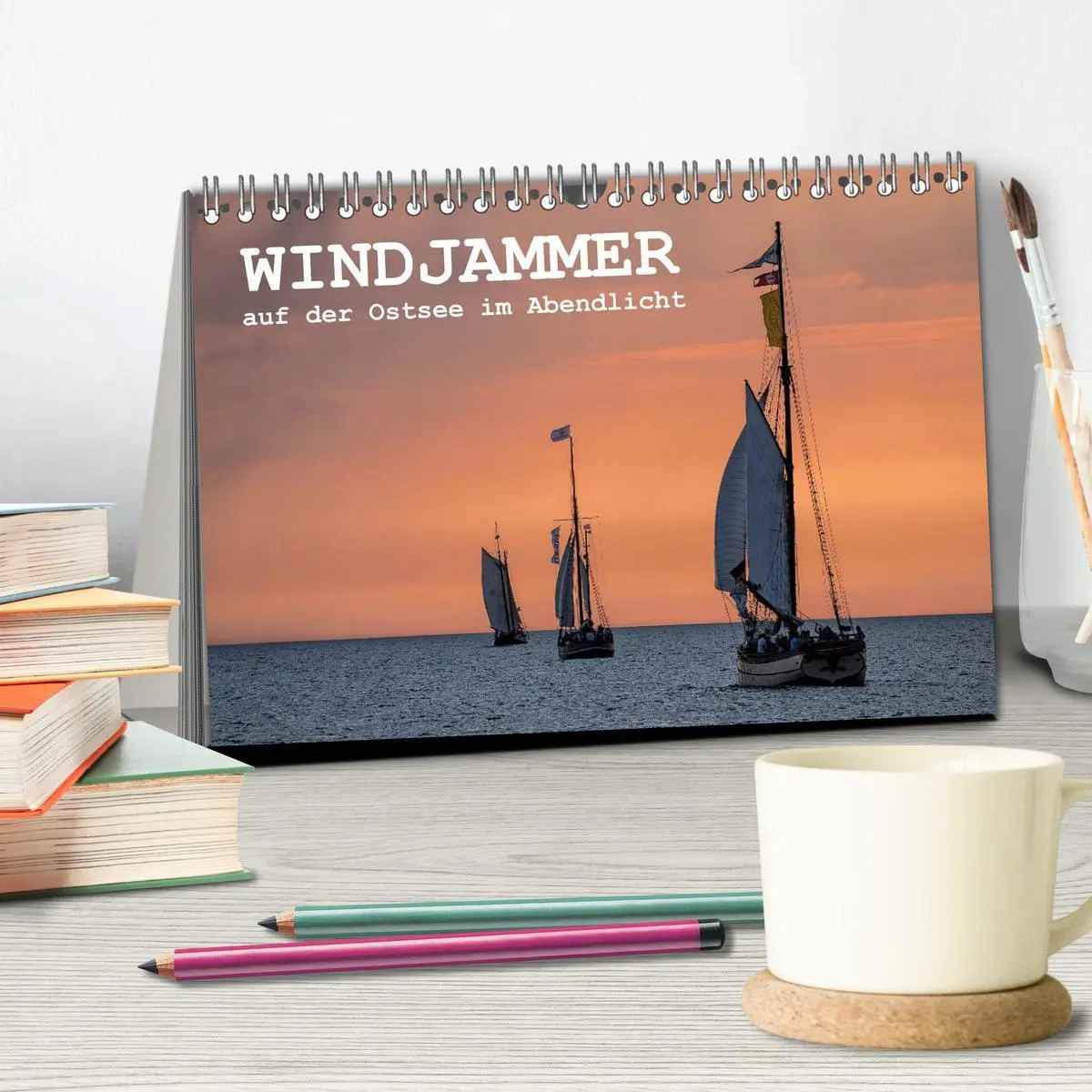 Bild: 9783516036817 | Windjammer auf der Ostsee im Abendlicht (Tischkalender 2026 DIN A5...