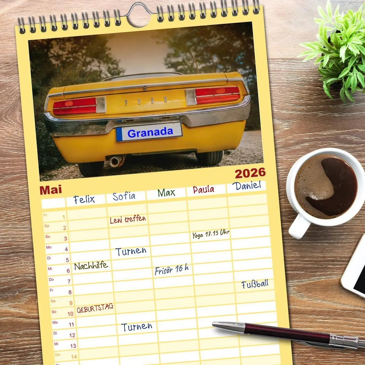 Bild: 9783516497717 | Familienplaner 2026 - Autos der 70er mit 5 Spalten (Wandkalender,...