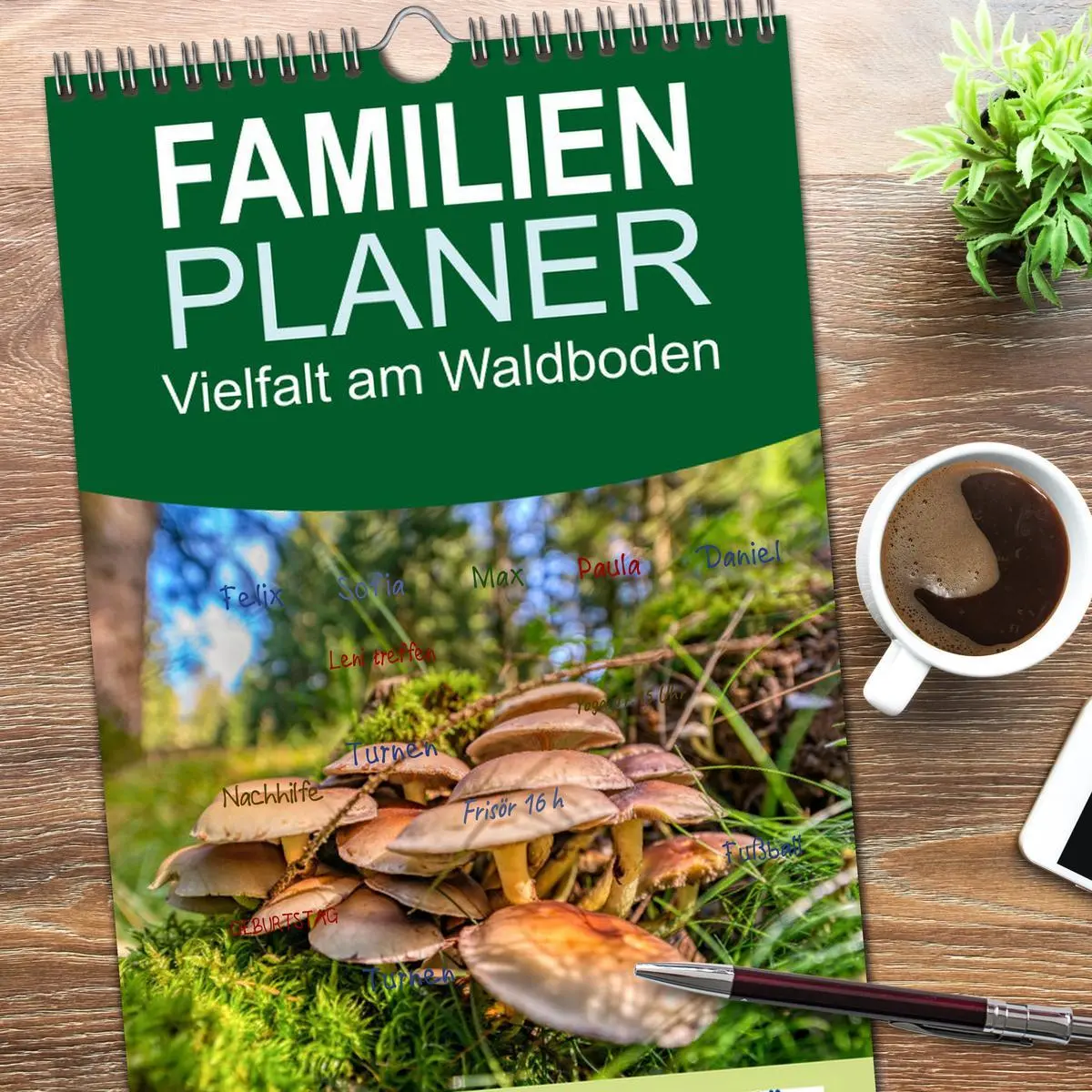 Bild: 9783516502718 | Familienplaner 2026 - Vielfalt am Waldboden mit 5 Spalten...