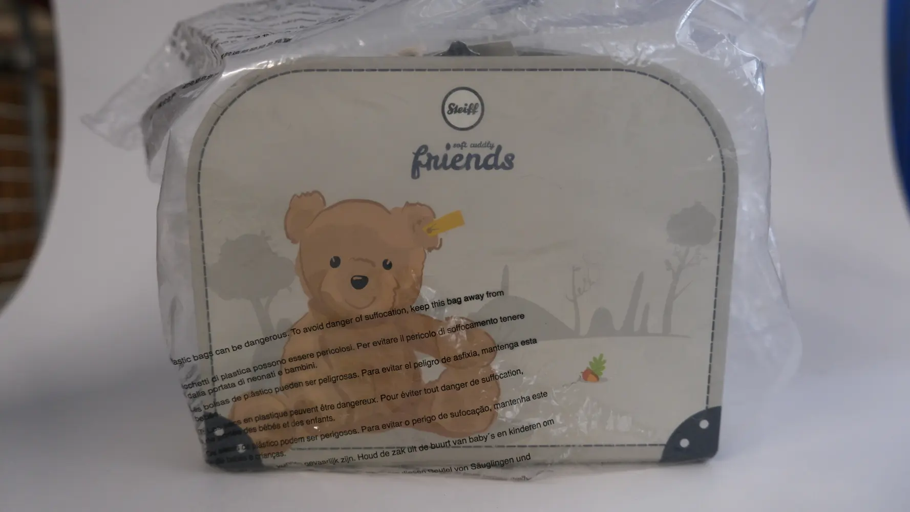 Bild: 4001505113918 | Teddybär JIMMY (25cm) im Koffer | Deutsch | Steiff | EAN 4001505113918