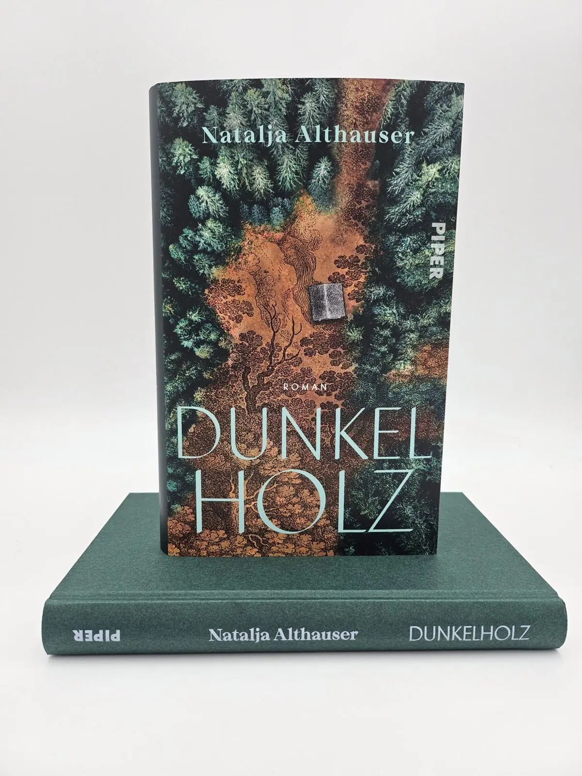 Bild: 9783492074018 | Dunkelholz | Natalja Althauser | Buch | 208 S. | Deutsch | 2025