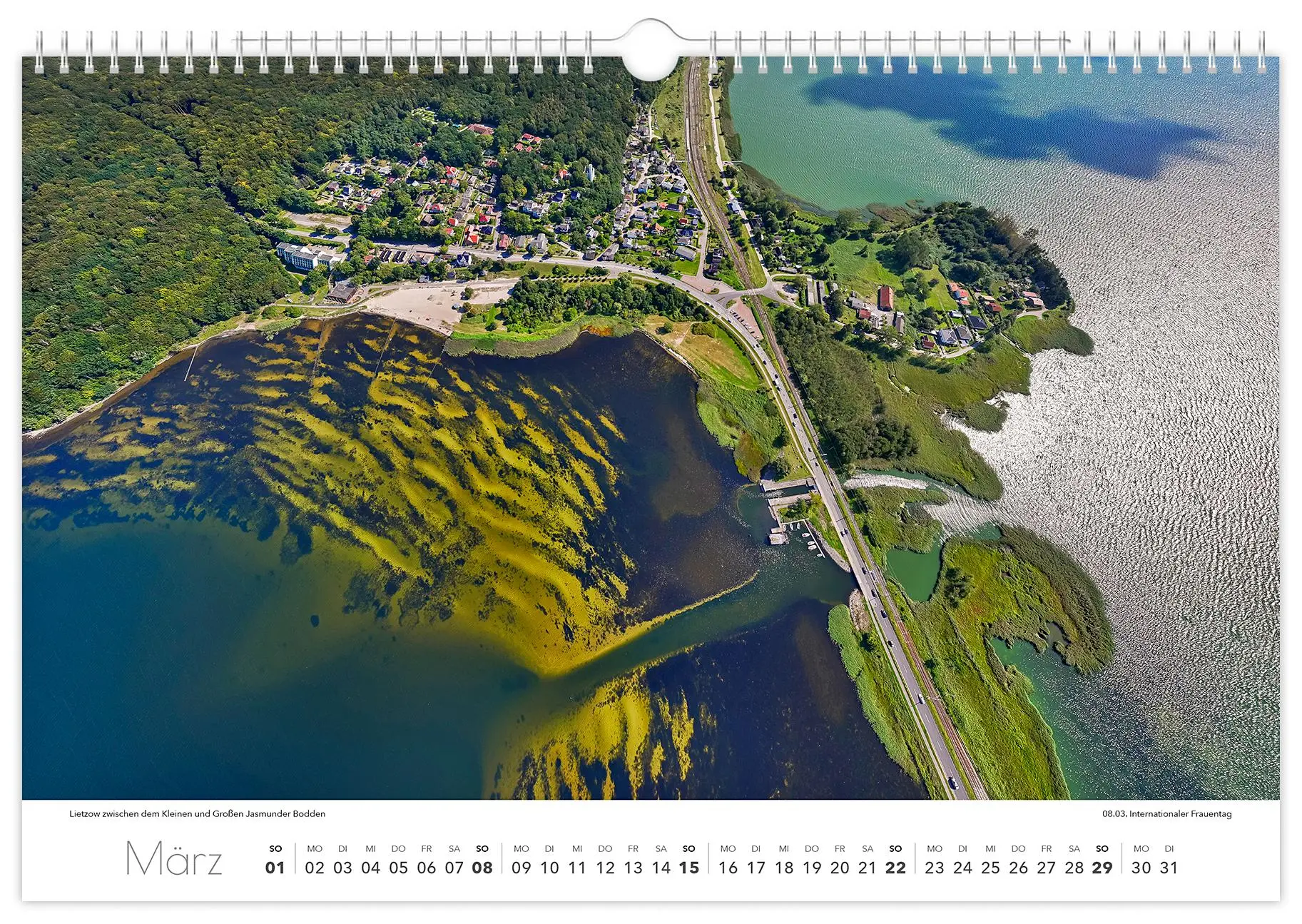 Bild: 9783910680319 | Kalender Rügen Luftaufnahmen 2026 | 45 x 30 cm weißes Kalendarium